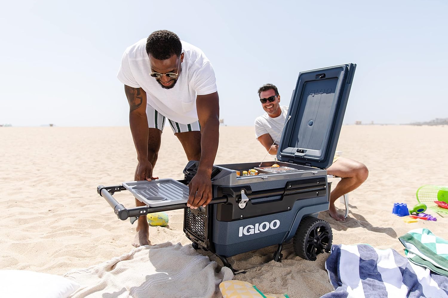 Igloo Trailmate Journey 70Qt Wheeled Cooler - Image 12